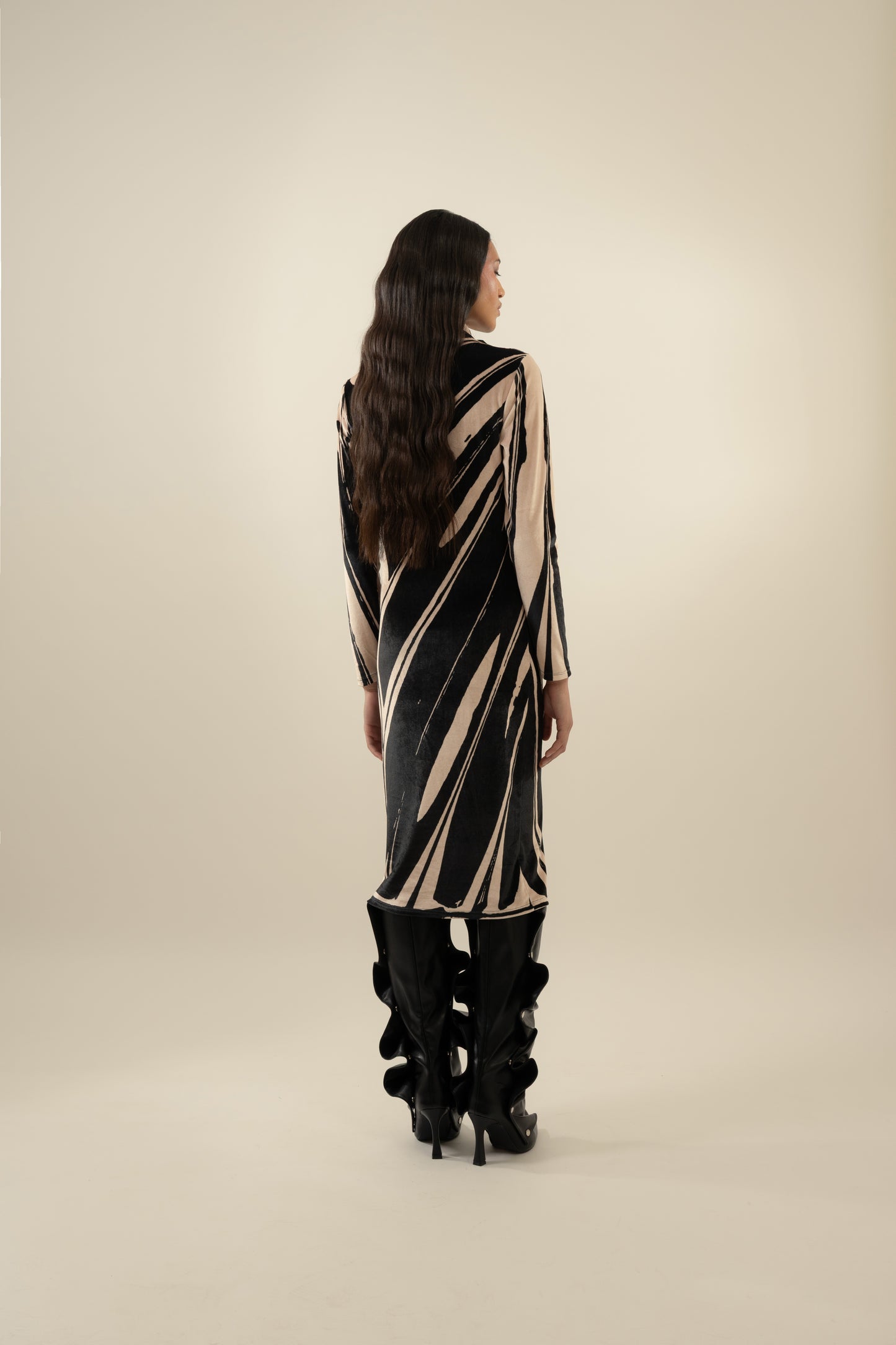 Thetis midi dress in velvet