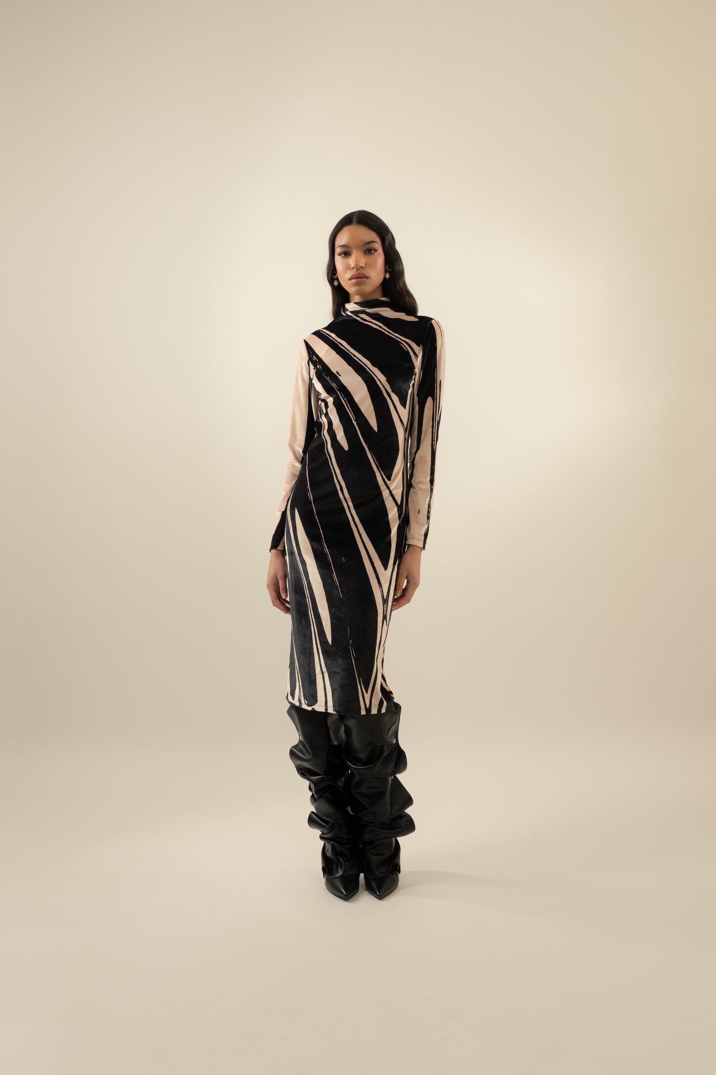 Thetis midi dress in velvet